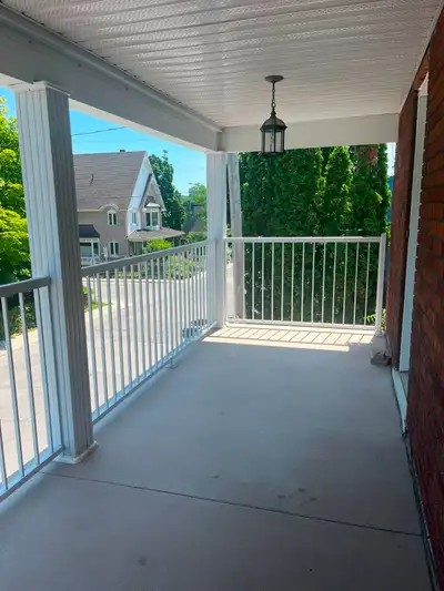 3½ À LOUER — 73 rue Bégin, Gatineau (Hull / Val-Tétreau) Libre le 1er septembre — 1 300 $/mois Élect...