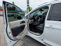 "• Power_Steering • Power_Brakes • Power_Windows • Power_Seat • Power_Mirrors • Power_Locks • Power_... (image 8)
