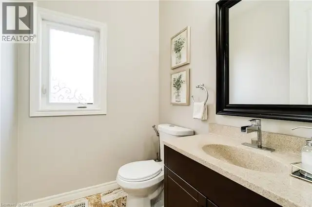 56 SMITH'S CREEK Drive New Hamburg, Ontario in Houses for Sale in Kitchener / Waterloo - Image 19