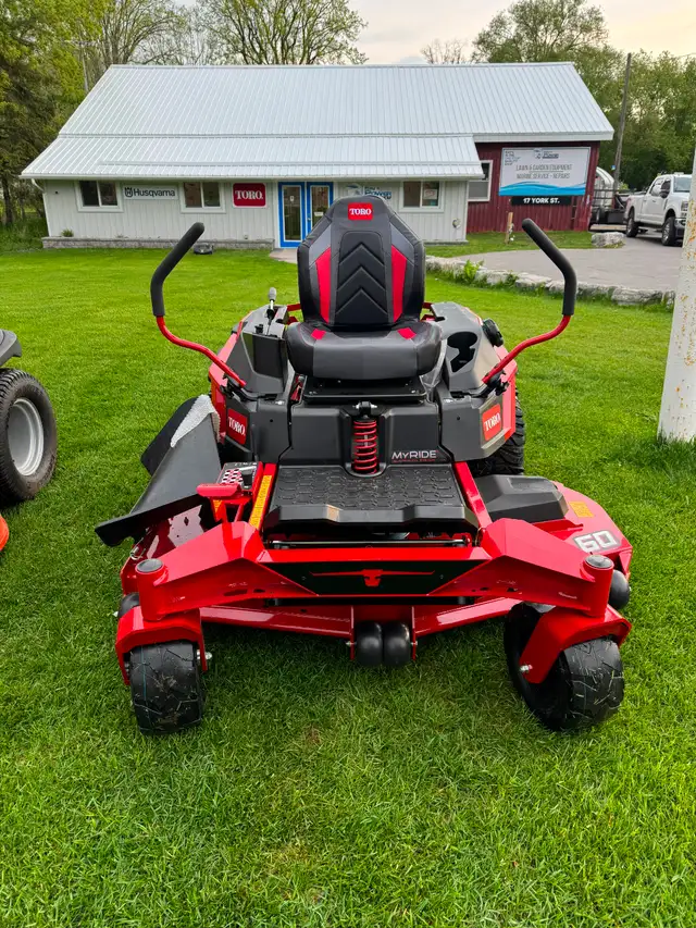 Toro 60" TITAN® MyRIDE® (76614) Zero Turn Mower in Lawnmowers & Leaf Blowers in Belleville - Image 2