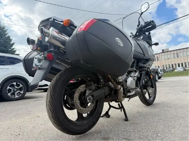 2006 Suzuki V-Strom 1000 ~ V-STROM 1000 ~ COMFORT ~ TOURING ~ LO in Street, Cruisers & Choppers in City of Toronto - Image 14