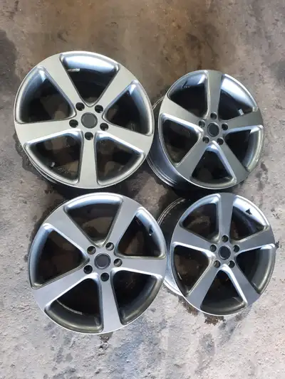 18in Alloy Wheels Set of 4 5x114.3 Bolt Pattern Center Bore 72mm Offset 42 18x7.5 WITH TIRE PRESSURE...