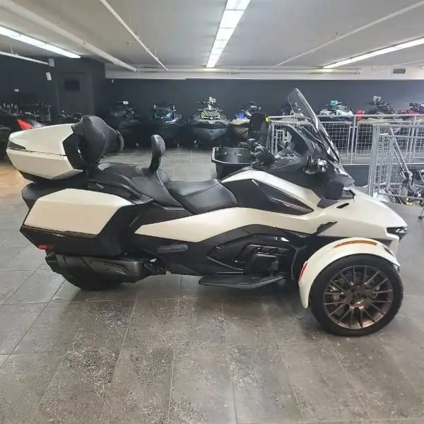 2025 CAN-AM Spyder RT Sea-to-Sky SE6 in Sport Touring in Lanaudière - Image 6