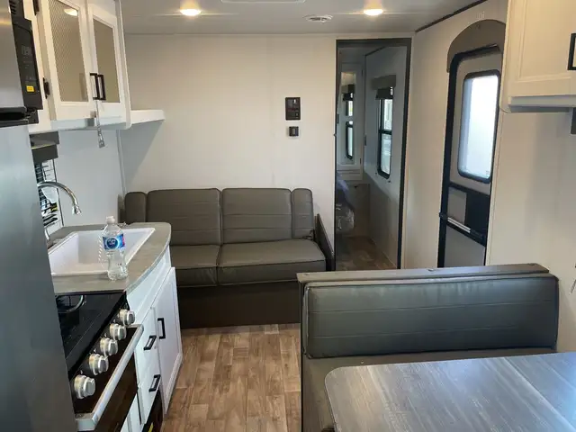 2022 Hideout 262BH--CLEARANCE PRICING in Travel Trailers & Campers in Sudbury - Image 13