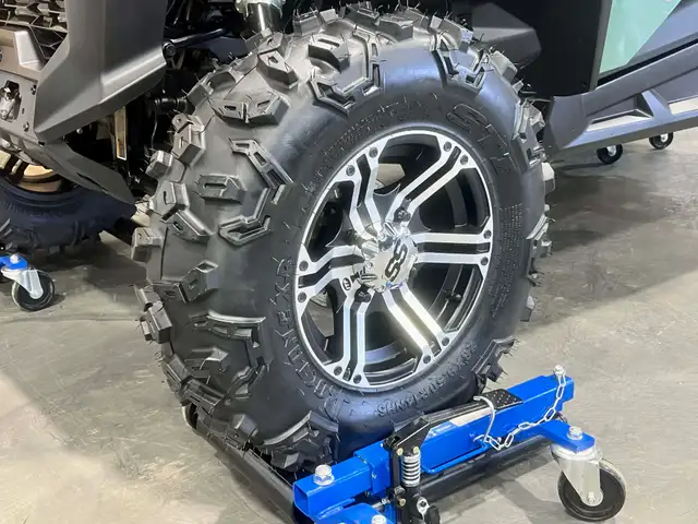 2025 BRP CAN-AM COMMANDER 700 EFI + 4X4 + DPS + ONLY 2759 KM + N in ATVs in Ottawa - Image 25
