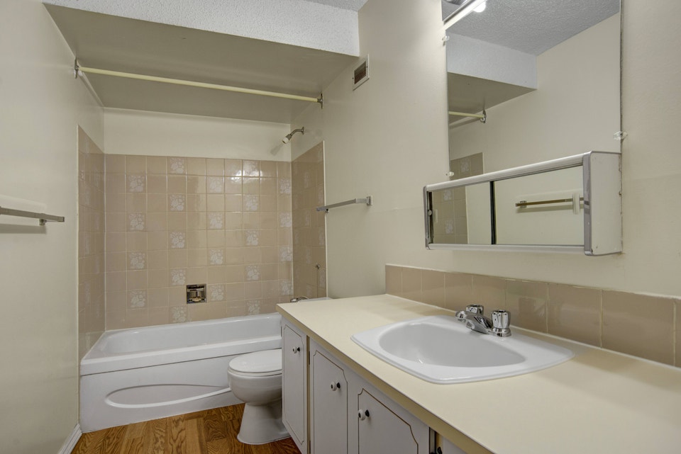 2 Bed x 2 Bath Apartment for Rent on Pendygrasse Road 4