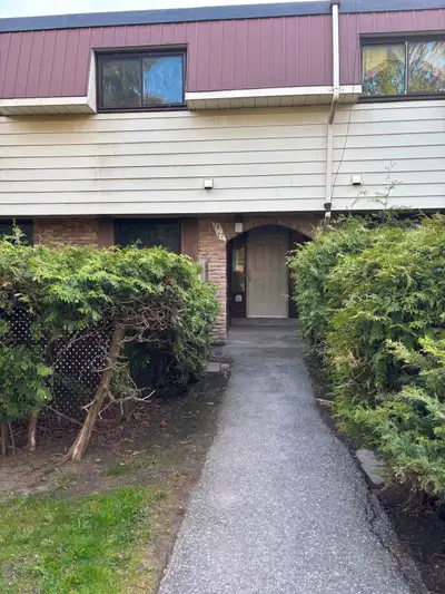 3+1 BedroomsTownhousefor Rent Utilities INCLUDED