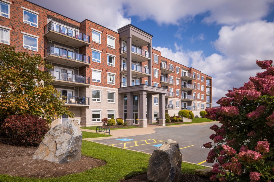 The Two Hundred on Broad Apartments - 2 Bedroom, 2 Bath + Den Ap 3