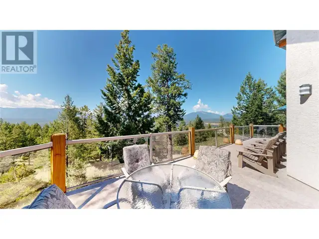 8161 93/95 Highway Radium Hot Springs, British Columbia dans Maisons à vendre dans Cranbrook - Image 17