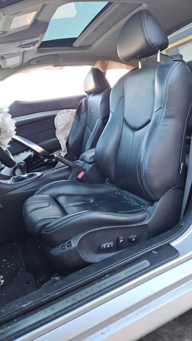 2008 Infiniti G37 Coupe Journey/Sport RWD MT for parts in Auto Body Parts in Calgary - Image 7