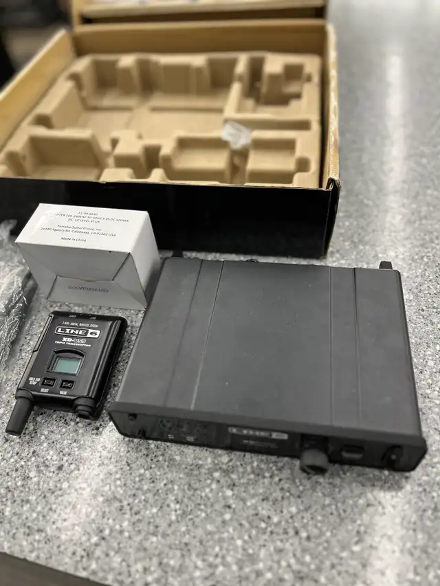 Line 6 XD-V55HS Wireless Microphone System in Pro Audio & Recording Equipment in City of Toronto - Image 5