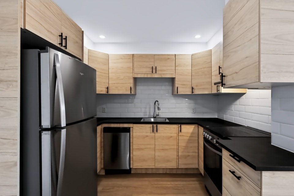 2 bedrooms - LaSalle - Appliances & Parking & Heat included 2