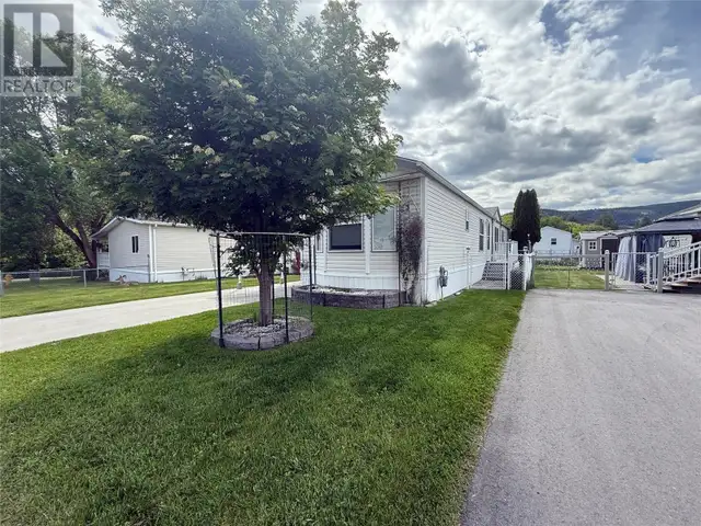 7225 Boundary Drive Unit# 24 Grand Forks, British Columbia in Houses for Sale in Penticton - Image 3