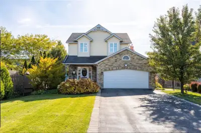 HOUSE FOR RENT!! This entire house offers 4 large bedrooms, 3 bathrooms, stunning open-concept kitch...