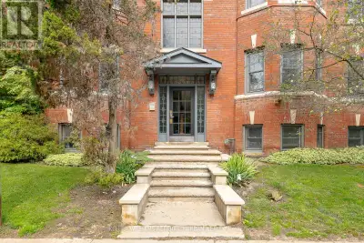 1 EAST - 388 BRUNSWICK AVENUE Toronto (Annex), Ontario