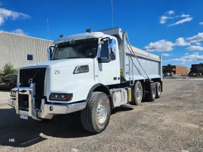- D13 engine - 455hp - Volvo I-shift automatic transmission - 188,000 KMs (maybe a little more as th...