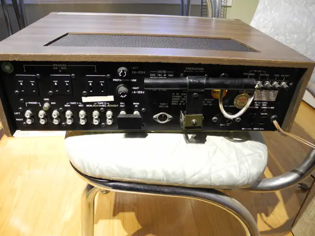 PIONEER HI-FI STEREO RECEIVER/AMPLIFIER SX626 in Stereo Systems & Home Theatre in City of Toronto - Image 7