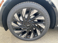 The 2026 Lincoln Nautilus Reserve takes the well-appointed foundation of the Premiere trim and adds... (image 3)
