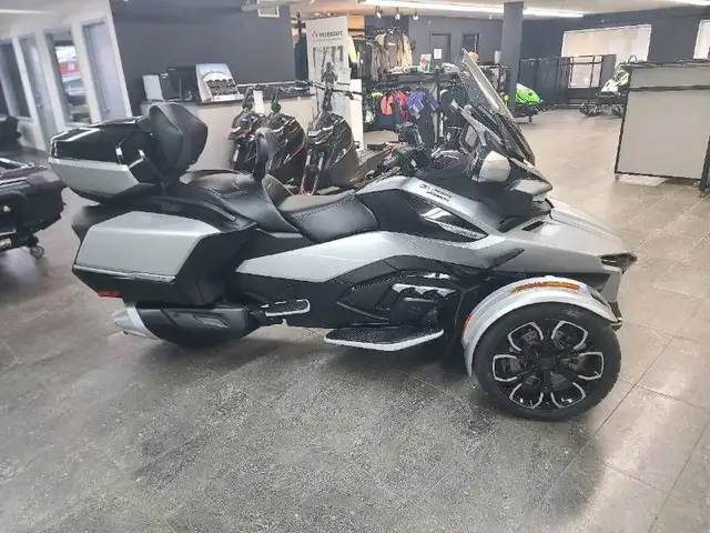 2025 CAN-AM Spyder RT Limited SE6 in Sport Touring in Lanaudière - Image 6