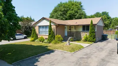 Welcome to this charming 3+1 bedroom detached bungalow located in the heart of Northwood Park, Bramp...