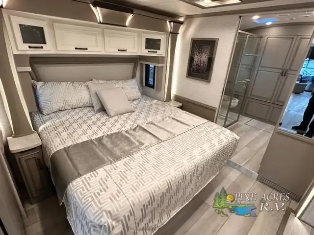 2025 Newmar Dutch Star 4369 Black Out Package in RVs & Motorhomes in Moncton - Image 53