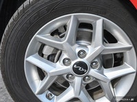 Crowfoot Hyundai, AMVIC Licensed Dealer Why This Is The SOUL For YOU: 2.0L 4 cylinder engine w/ 147h... (image 9)