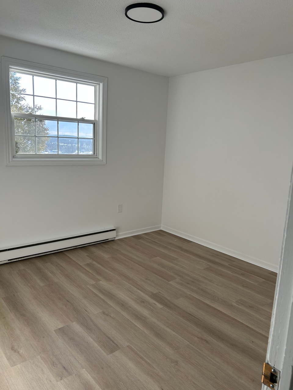 EAST 130 INVERNESS NEWLY RENOVATED Multiple 2 BEDROOM UNITS 3