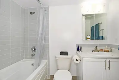 Located in the heart of the West End on a quiet, tree-lined street, The Marquis offers a gym for res...