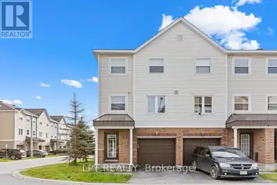 Welcome to this fantastic 3-storey end unit townhome in the heart of Barrhaven an incredible opportu...