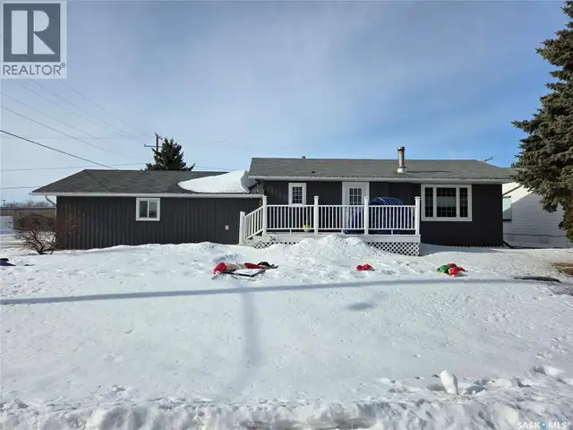 34 Lumsden STREET Manor, Saskatchewan in Houses for Sale in Regina - Image 2