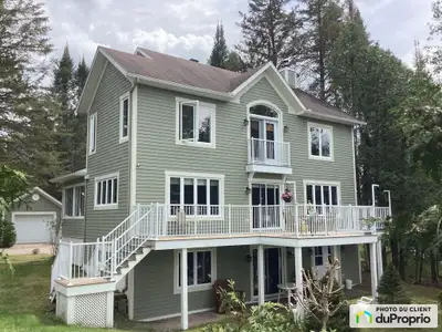 Cottage au bord de l'eau - (zone non inondable) Construction 2010. Avec Bachelor 3 1/2 au sous-sol p...