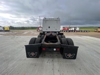 2009 Western Star 4900 long hood Tandem truck Located near Westlock Alberta KMS: 908,556 HRS: 23,401... (image 6)