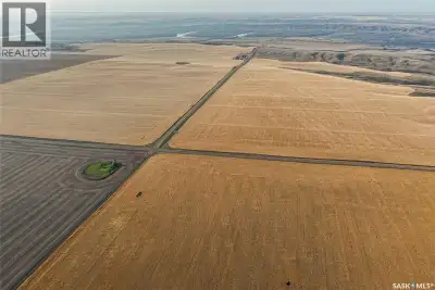 This package includes 17 quarters of grain land along the SK-AB border. There are 14 quarters locate...