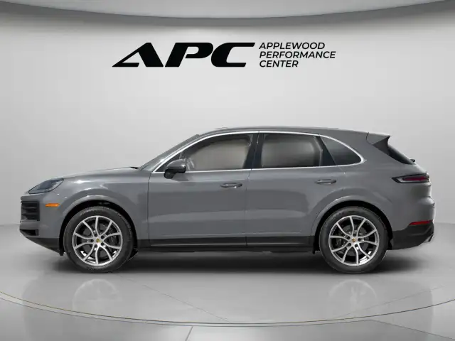 2025 Porsche Cayenne GTS GTS AWD in Cars & Trucks in Delta/Surrey/Langley - Image 4