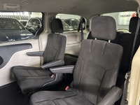 **MONTH-END SPECIAL!** FEATURING : STOW&GO SEATING, 7 PASSENGER SEATING, V6 POWERED, FLEXFUEL, REAR... (image 5)