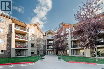 This lovely open one-bedroom apartment is the perfect retreat — whether you’re looking for a weekend...