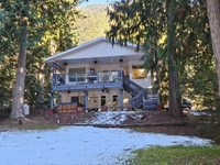 534 BAYVIEW ROAD Nakusp, British Columbia