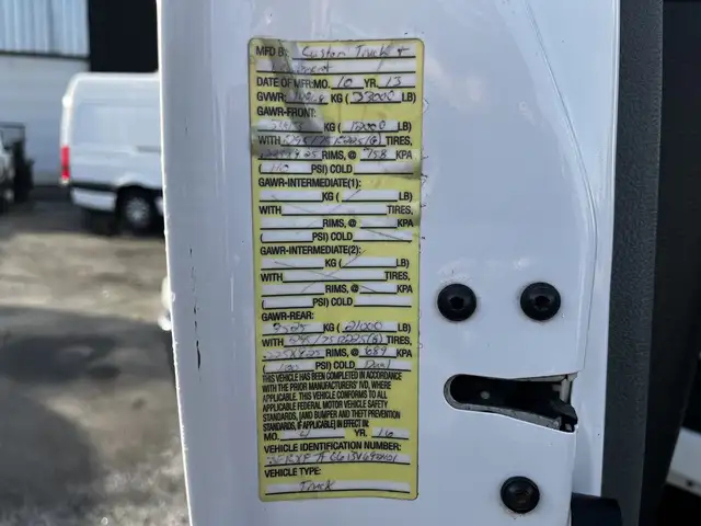 2011 Ford F750 18 Foot Cummins Manual Flatdeck in Heavy Trucks in Winnipeg - Image 61