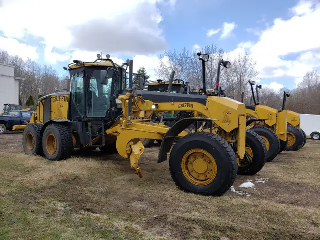 Lot Grading ! Sweeps ! Line Painting ! in Snow Removal & Property Maintenance in Edmonton - Image 3