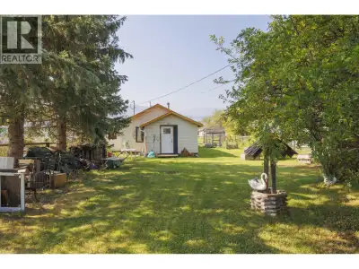 Welcome to this cute and cozy 1 bed, 1 bath home nestled on a private, fully fenced town lot with ma...