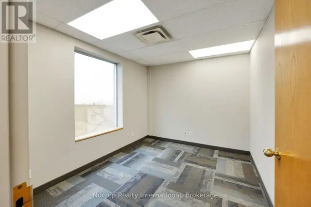 UNIT #200 - 2709 COVENTRY ROAD Oakville (WP Winston Park), Ontar in Commercial & Office Space for Rent in Oakville / Halton Region - Image 11