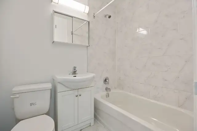 Beautiful Large Bachelor/Studio Apartment for Rent in Long Term Rentals in City of Toronto - Image 9