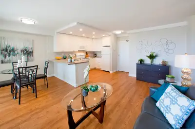 SPACIOUS APARTMENTS FOR RENT IN SOUTH BARRIE! SELECT APARTMENTS FULLY REVITALIZED WITH MODERN FINISH...