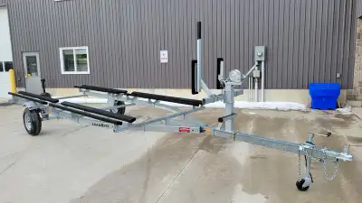 Load Rite 18 to 20ft Galvanized Pontoon Boat Trailer. Model LOA-18/20-2550T 18-20 Sinlge Axle Traile...