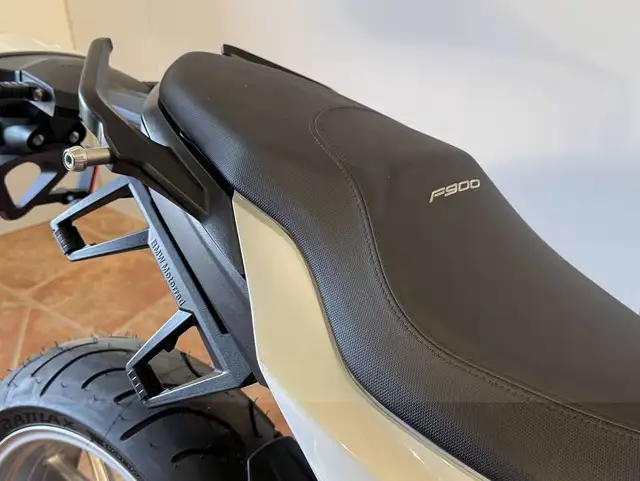 2022 BMW F900XR in Sport Bikes in City of Montréal - Image 11