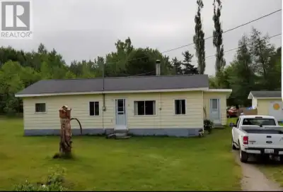 Home on a Full Acre in a Highly Desirable Location Discover this exceptional opportunity to own a ho...