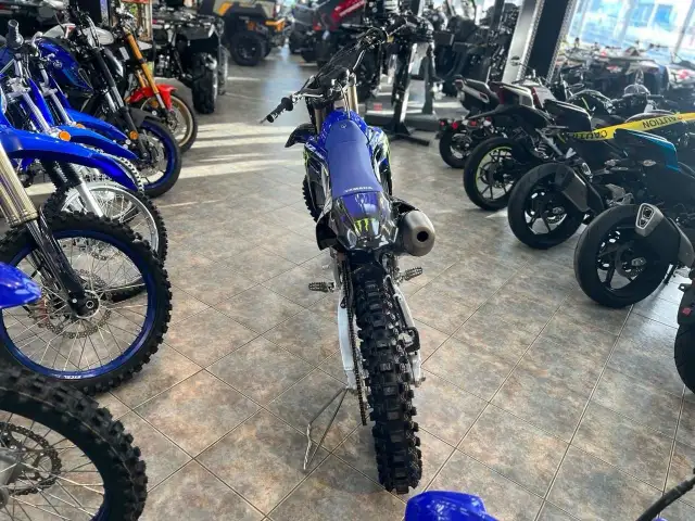 2025 YAMAHA YZ450F in Dirt Bikes & Motocross in Saguenay - Image 5