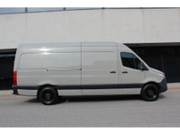 2020 MERCEDES SPRINTER 2500 - HIGH ROOF -- SHOWROOM CONDITION!!! 3.0L V6 DIESEL ENGINE !!! 3 SEATER... (image 6)
