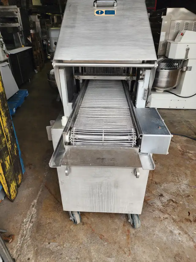 Ross Industries Meat Tenderizer / Attendrisseur de Viande in Industrial Kitchen Supplies in City of Toronto - Image 10