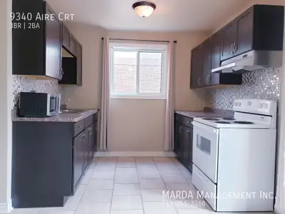 SPACIOUS & UPDATED 3BED/1BATH HOUSE IN EAST WINDSOR! + HYDRO & W